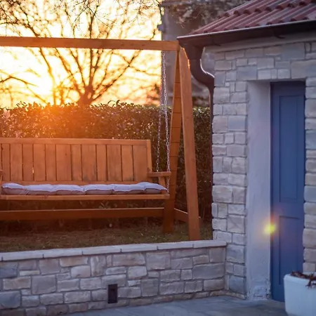 וילה Luxury Carlin With Heated Pool