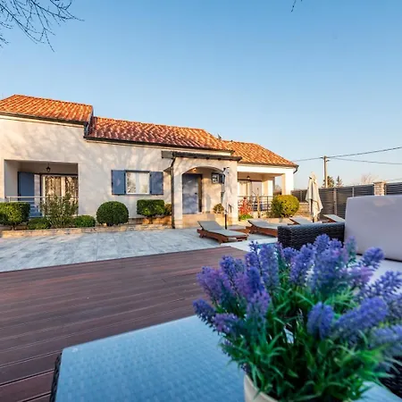 Luxury Carlin With Heated Pool فيلة