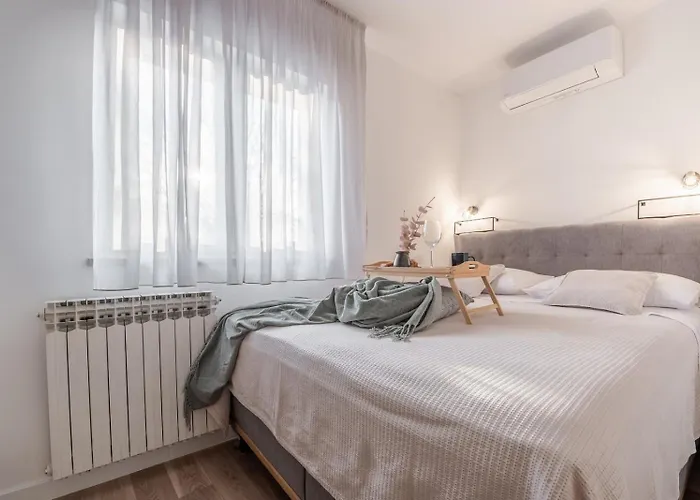 Вилла Luxury Carlin With Heated Pool *