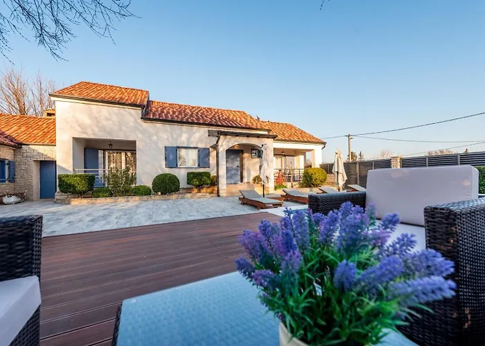Luxury Carlin With Heated Pool فيلة