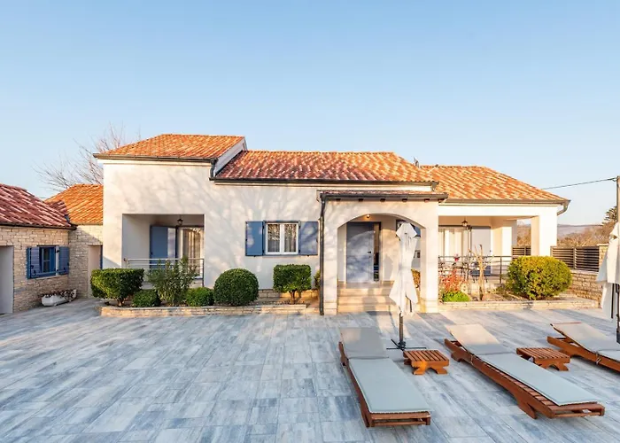 Luxury Carlin With Heated Pool Вилла *