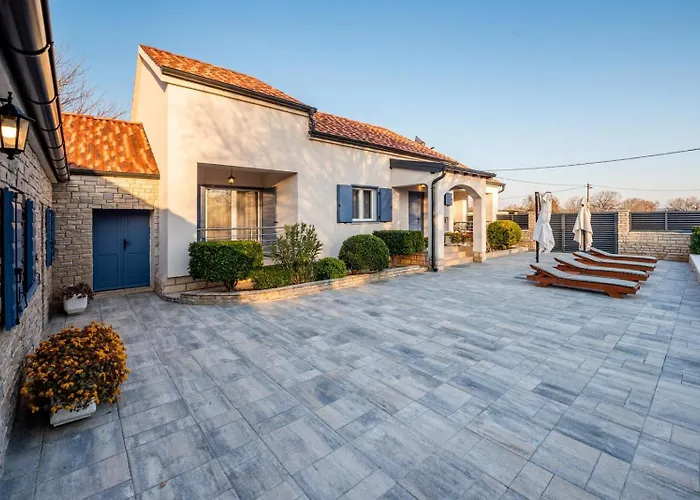 فيلة Luxury Carlin With Heated Pool *