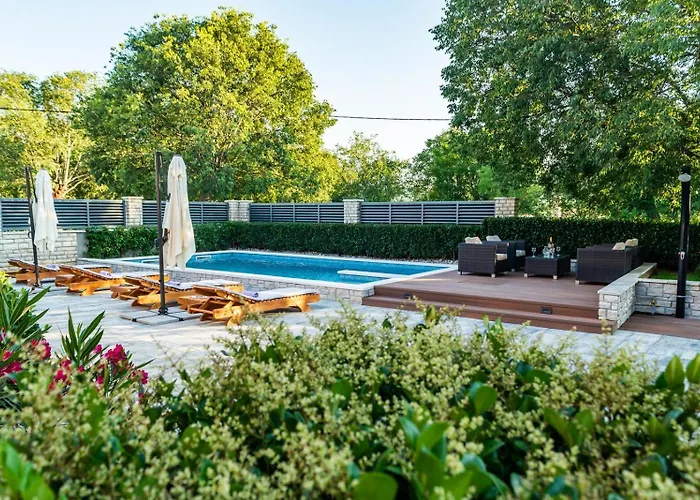 Luxury Carlin With Heated Pool Вилла *